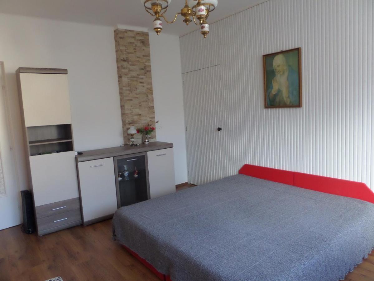 Bori Apartmanok Hajduszoboszlo Luaran gambar