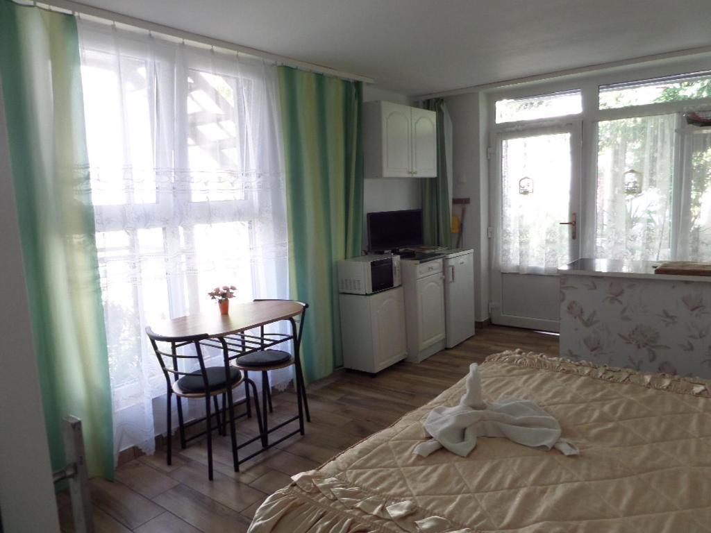 Bori Apartmanok Hajduszoboszlo Luaran gambar